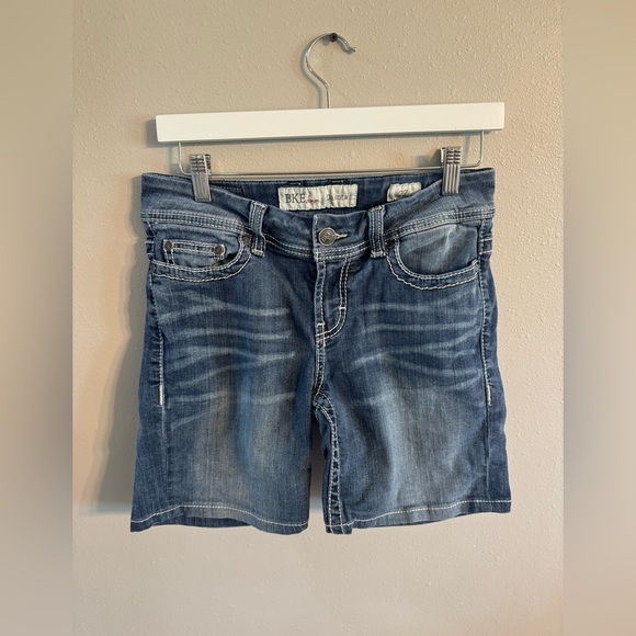 BKE Dakota Bermuda Stretch Short - Picture 3 of 8